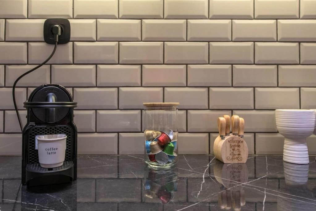 Modern Ilisian Apartment Афіни Екстер'єр фото
